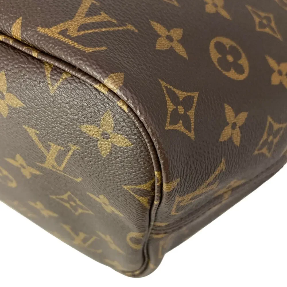 Louis Vuitton Neverfull MM Monogram Tote Bag M46975